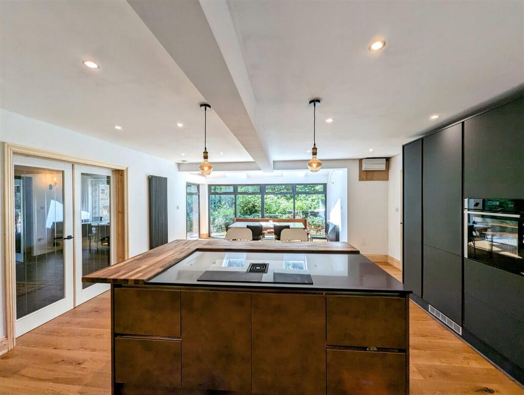 6 bedroom cottage for sale in Upton RossOnWye, HR9