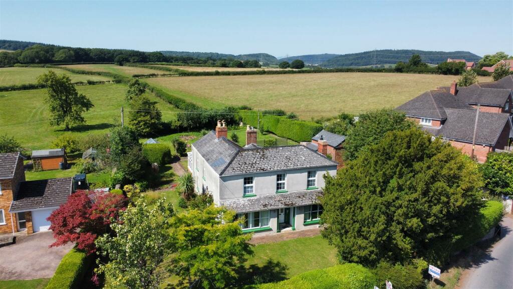 5 bedroom detached house for sale in Lea, RossOnWye, HR9
