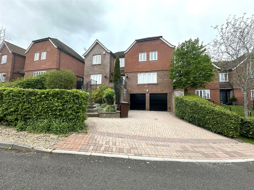 5 bedroom detached house for sale in Canal Way, Over, GL2