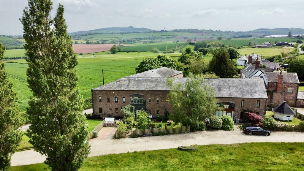 3 bedroom barn conversion for sale in Bromsash, RossOnWye, HR9