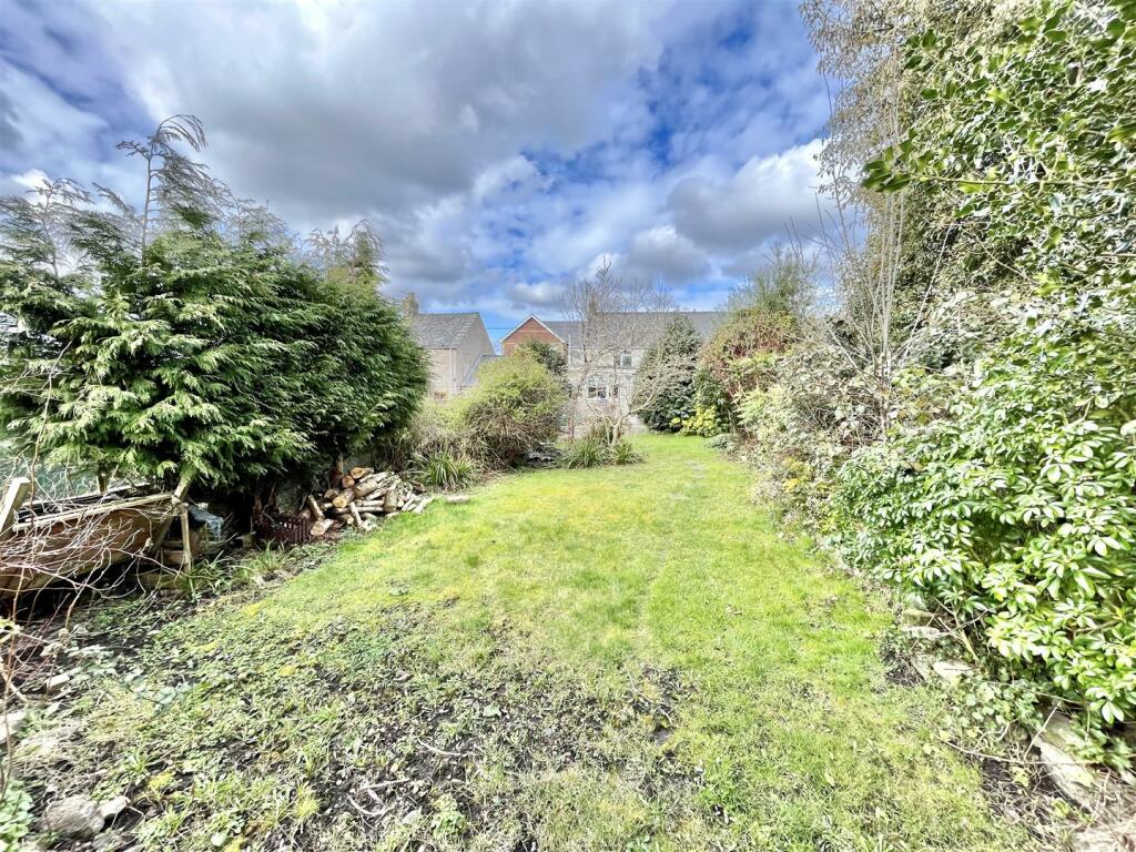 3 bedroom cottage for sale in Flaxley Street, Cinderford, GL14