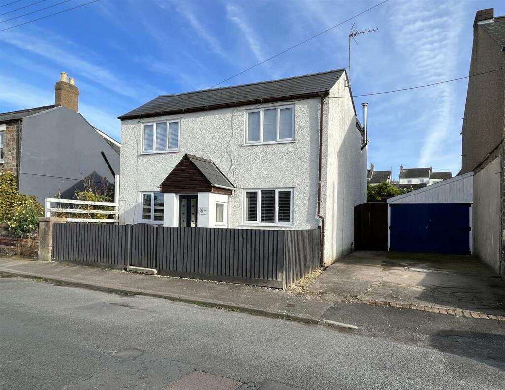 4 bedroom cottage for sale in Woodside Street, Cinderford, GL14
