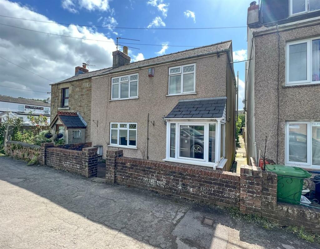 3 bedroom semidetached house for sale in Valley Road, Cinderford, GL14