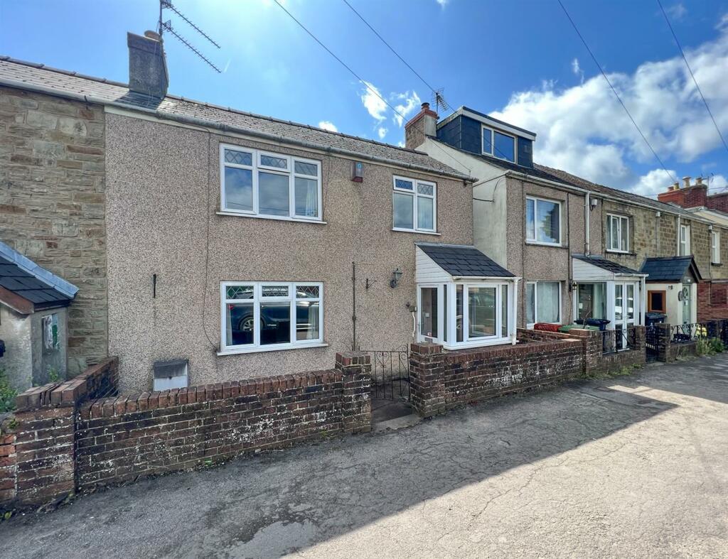 3 bedroom semidetached house for sale in Valley Road, Cinderford, GL14