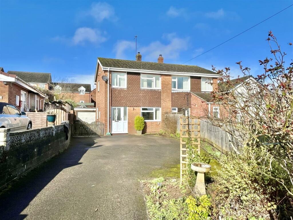 3 bedroom semidetached house for sale in The Crescent, Mitcheldean, GL17