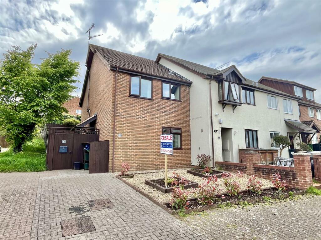 2 bedroom end of terrace house for sale in Harrison Close, Dark Orchard