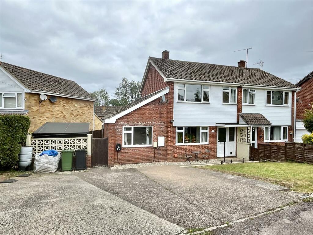 3 bedroom semidetached house for sale in Deans Way Road, Mitcheldean, GL17