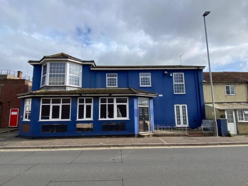 Main image of property: 20-21 Southgates Road, Great Yarmouth, NR30