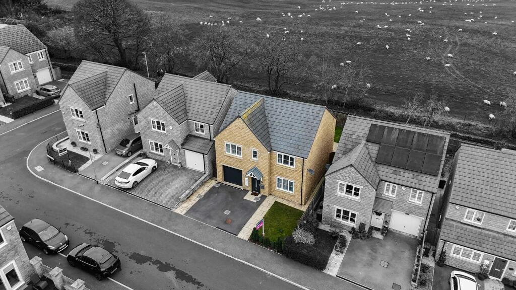 5 bedroom detached house for sale in New Chapel Street, Penistone, S36