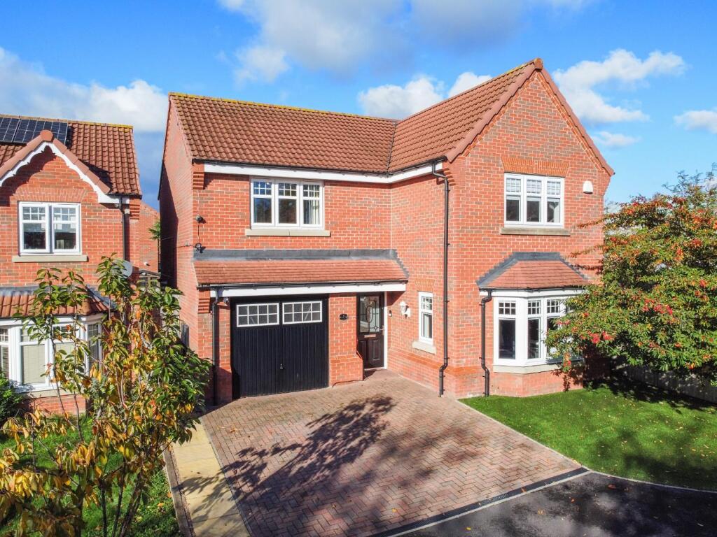 Main image of property: Longwall Close, Mapplewell, Barnsley