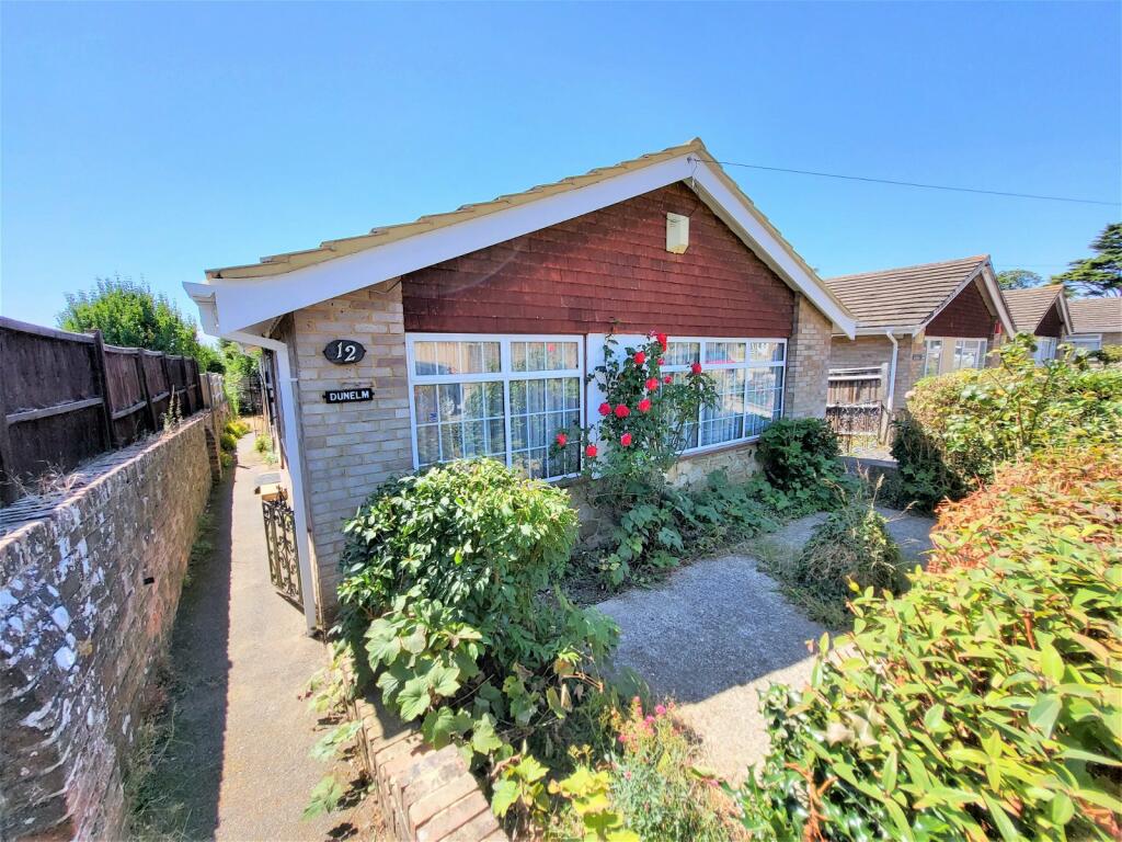 2 bedroom detached bungalow for sale in Cradock Place, Worthing, West Sussex BN13 2QA, BN13