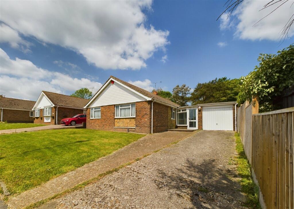 4 bedroom detached bungalow for sale in Copthorne Hill, Salvington, Worthing BN13 2EQ, BN13