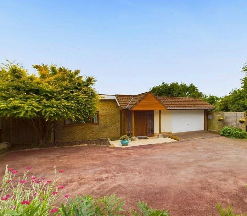 4 bedroom detached bungalow for sale in Mill Lane, High Salvington