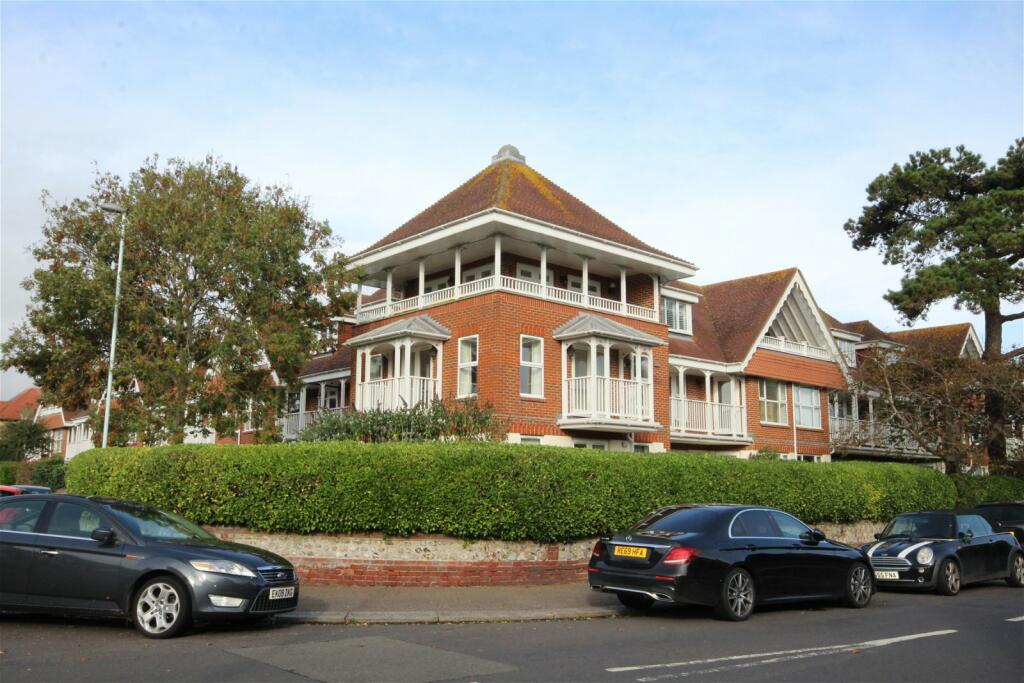 2 bedroom retirement property for sale in Downsview Manor, Cissbury Road, Worthing BN14 9GX, BN14