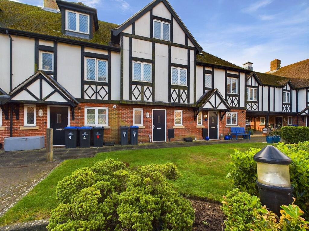 4 bedroom terraced house for sale in Walnut Court, Offington Lane