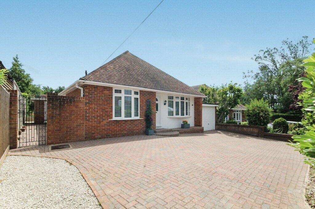 3 bedroom detached bungalow for sale in Chute Way, High Salvington, Worthing BN13 3EA, BN13