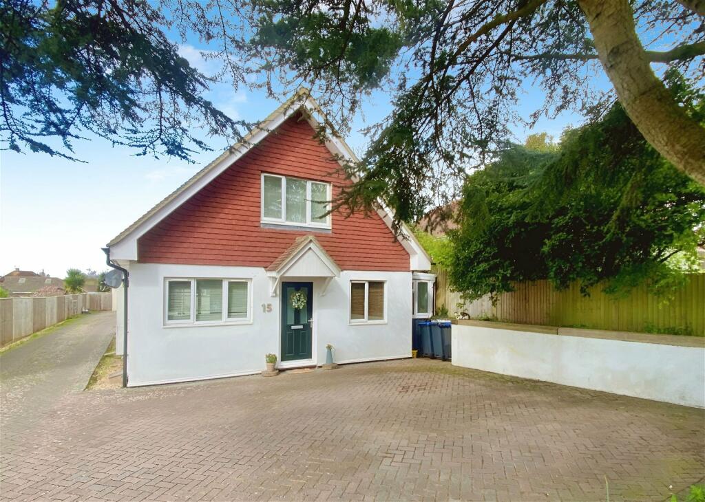 3 bedroom detached house for sale in Uplands Avenue, High Salvington, Worthing BN13 3AA, BN13