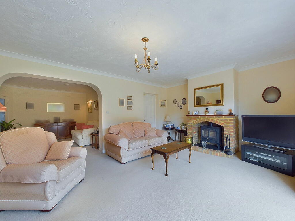Additional property image - Hollingbury Gardens, Findon Valley, Worthing BN14 0EE