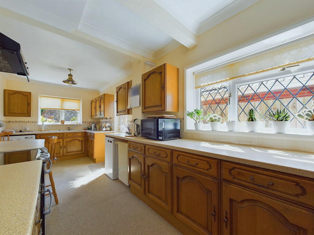 Additional property image - Hollingbury Gardens, Findon Valley, Worthing BN14 0EE