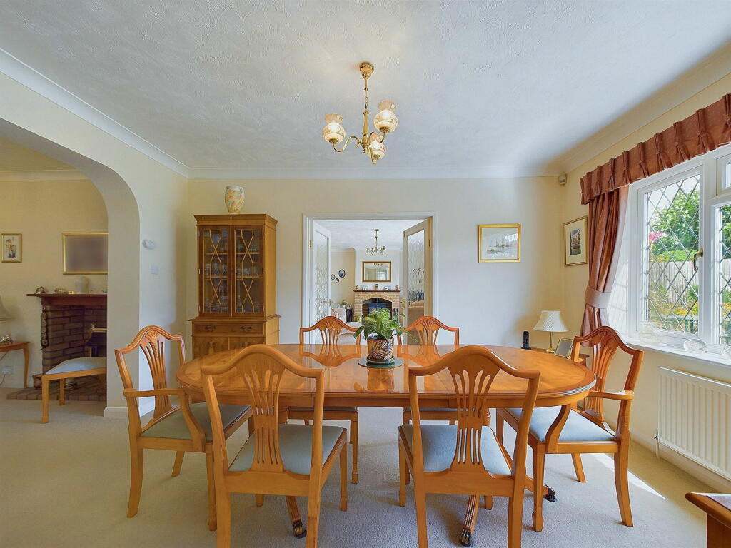 Additional property image - Hollingbury Gardens, Findon Valley, Worthing BN14 0EE