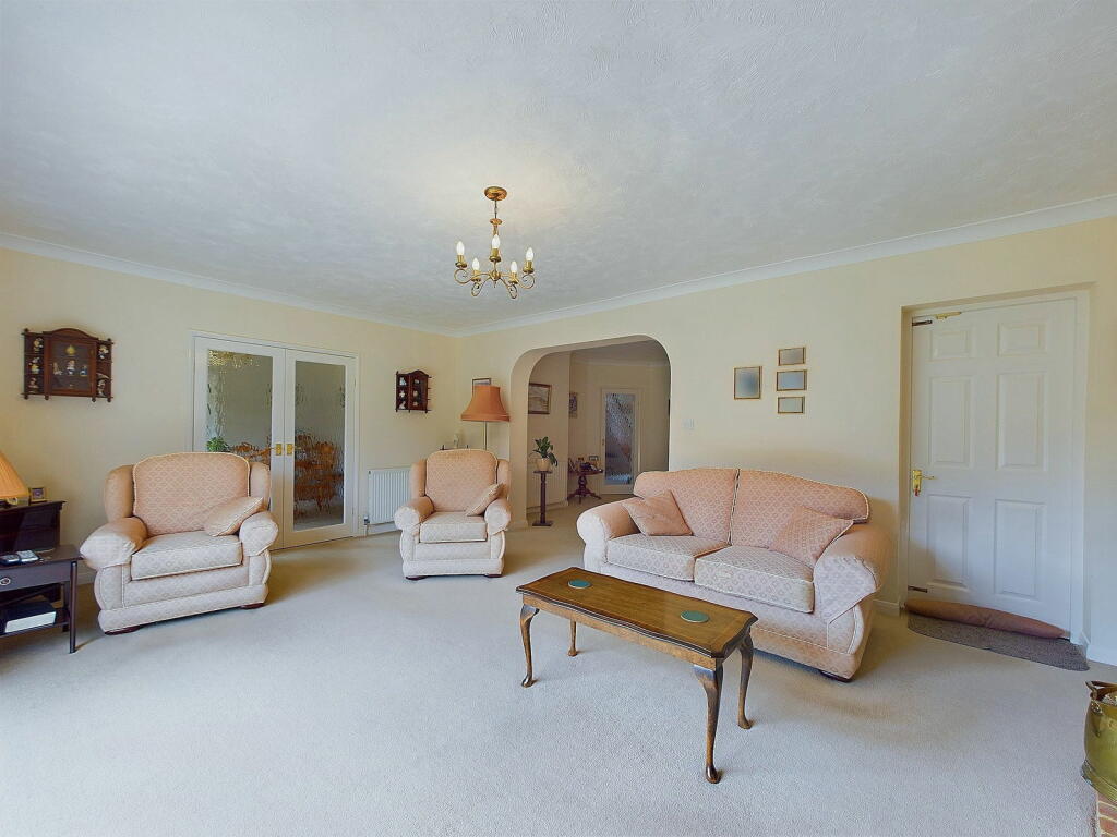 Additional property image - Hollingbury Gardens, Findon Valley, Worthing BN14 0EE