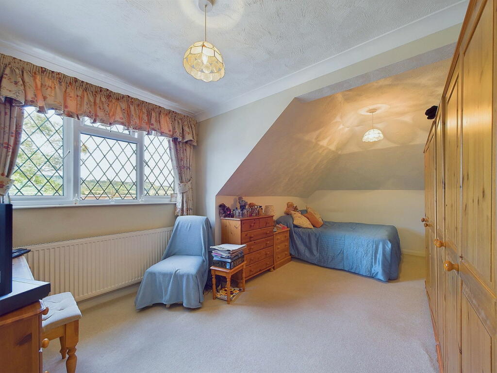 Additional property image - Hollingbury Gardens, Findon Valley, Worthing BN14 0EE