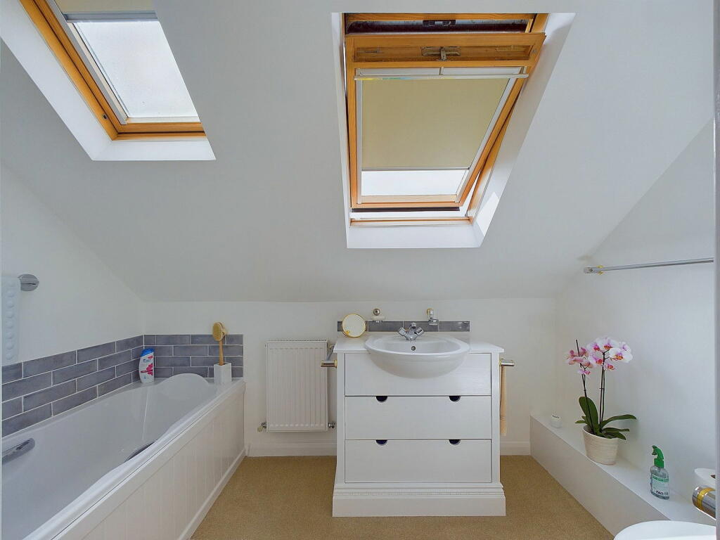 Additional property image - Hollingbury Gardens, Findon Valley, Worthing BN14 0EE