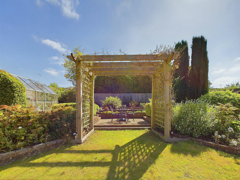 Additional property image - Hollingbury Gardens, Findon Valley, Worthing BN14 0EE