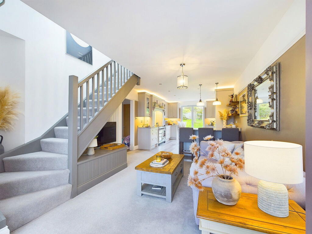 Additional property image - Sullington Gardens, Findon Valley, Worthing BN14 0HR
