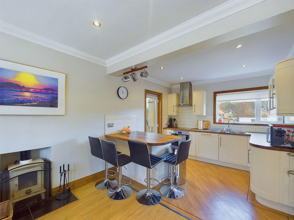 Additional property image - 4 Hillview Road, Findon Valley, Worthing, BN14 0BU