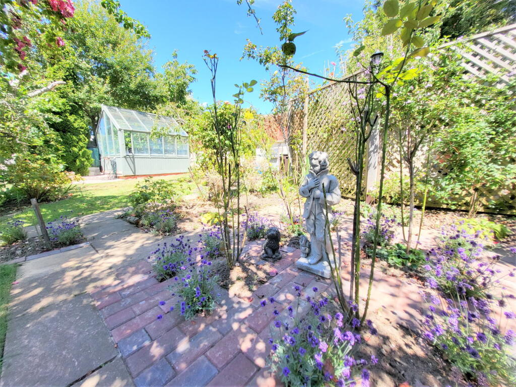 Additional property image - Lime Tree Avenue, Findon Valley, Worthing BN14 0DL
