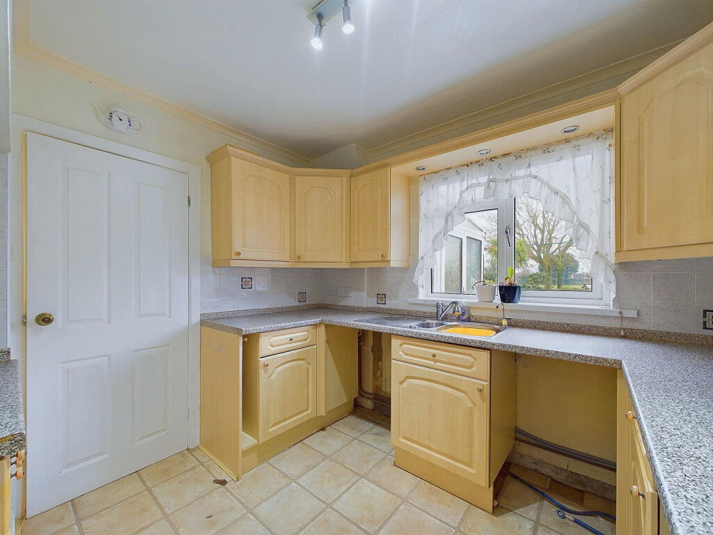 Additional property image - 23 Rogate Road, Worthing, BN13 2DS