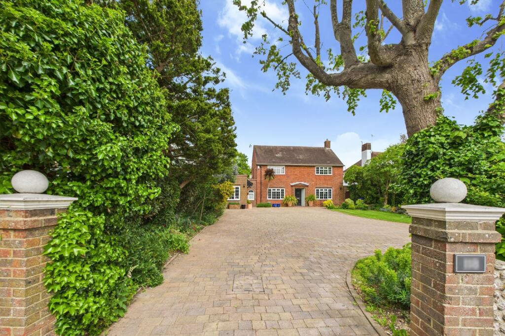 Main image of property: Broadwater Street West, Worthing, BN14 9DJ