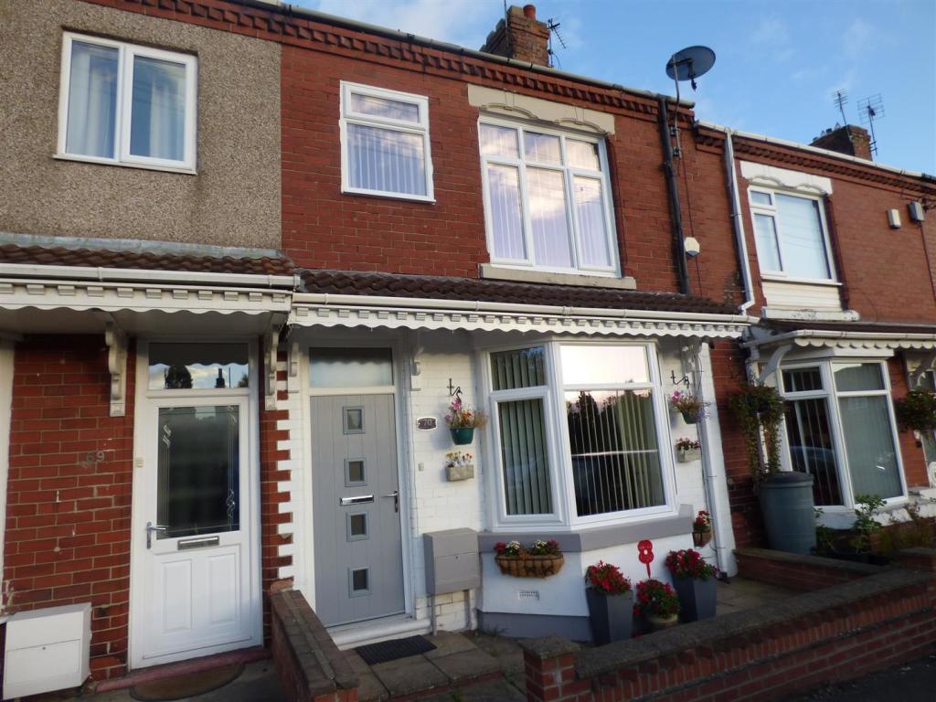 2 bedroom terraced house for sale in Darlington Road, Ferryhill, DL17