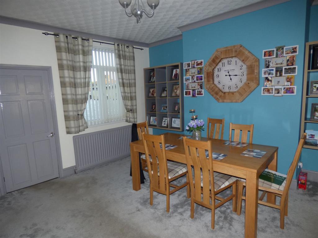 2 bedroom terraced house for sale in Darlington Road, Ferryhill, DL17