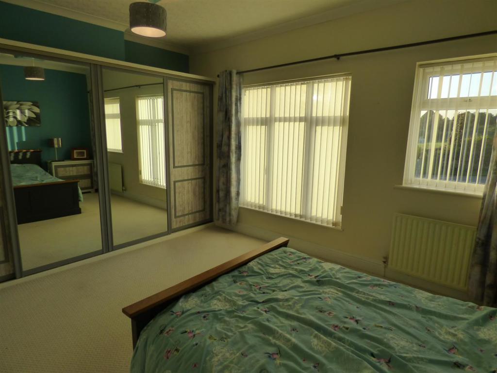 2 bedroom terraced house for sale in Darlington Road, Ferryhill, DL17