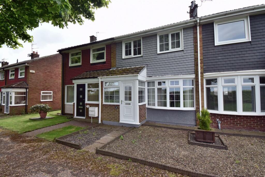 2 bedroom terraced house for sale in Bamburgh Road, Ferryhill, DL17