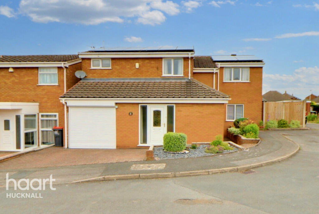 4 bedroom detached house for sale in Stonechurch View, Annesley