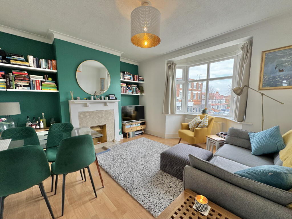 Main image of property: Green Lanes, Winchmore Hill, London, N21