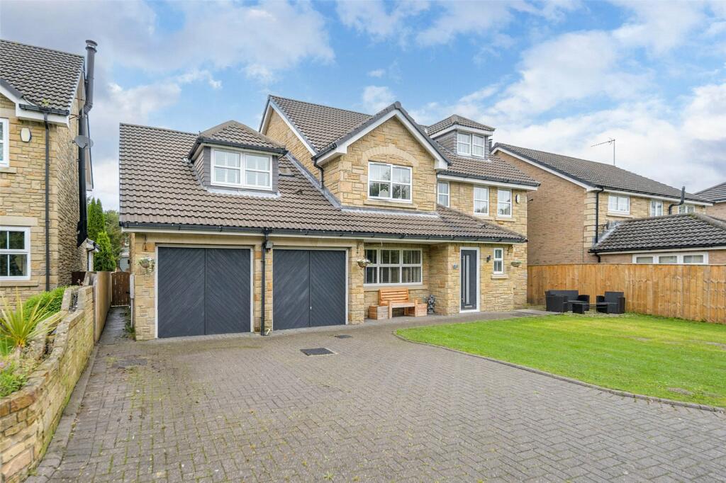 6 bedroom detached house for sale in The Paddock, Waterhouses, DH7
