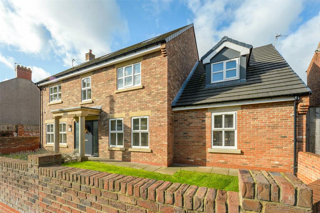 5 bedroom detached house for sale in North Road, Spennymoor, Durham, DL16
