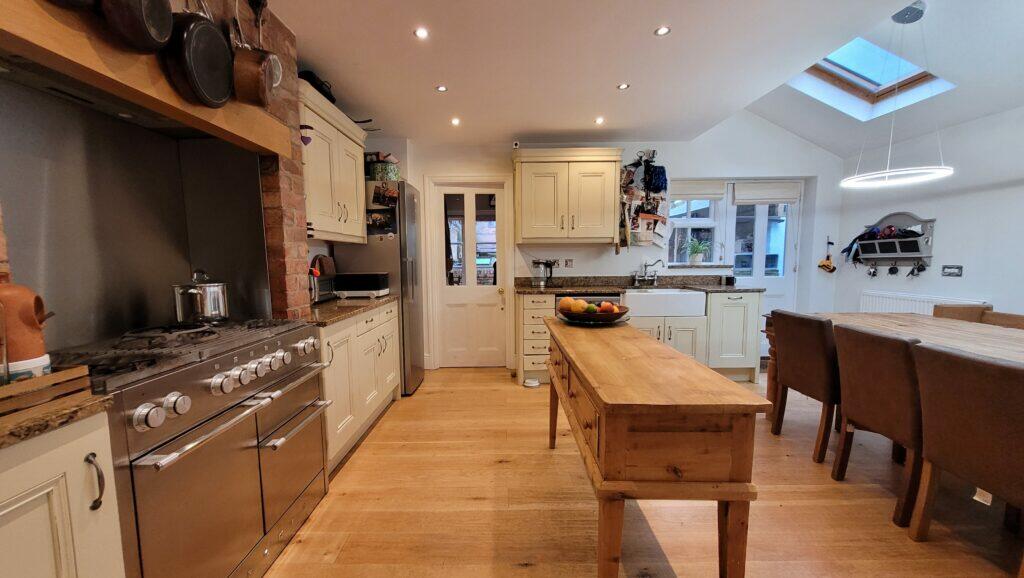 Bath Road, Banbury, OXON, OX16 Rentaros