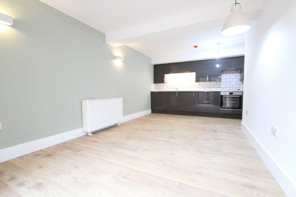 Main image of property: Broad Street, Banbury, OXON, OX16