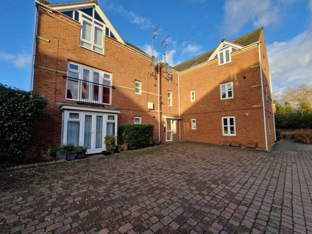 Main image of property: Fulwell Close, Banbury, OX16 4TF