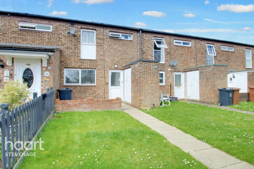 3 bedroom terraced house for sale in Ripon Road, Stevenage, SG1