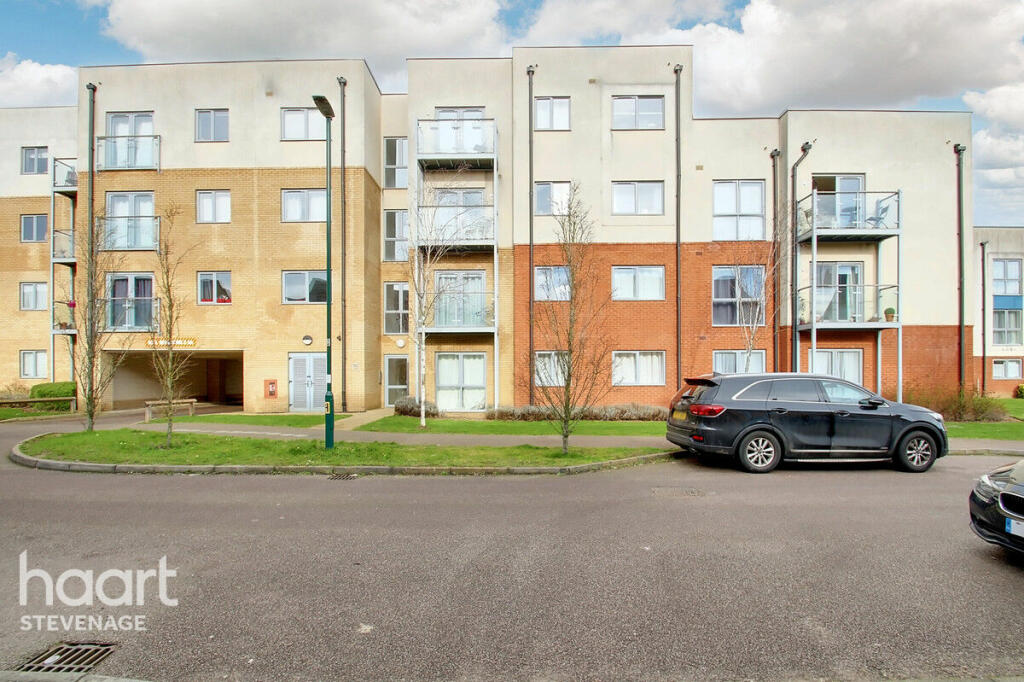 2 bedroom apartment for sale in Admiral Drive, Stevenage, SG1