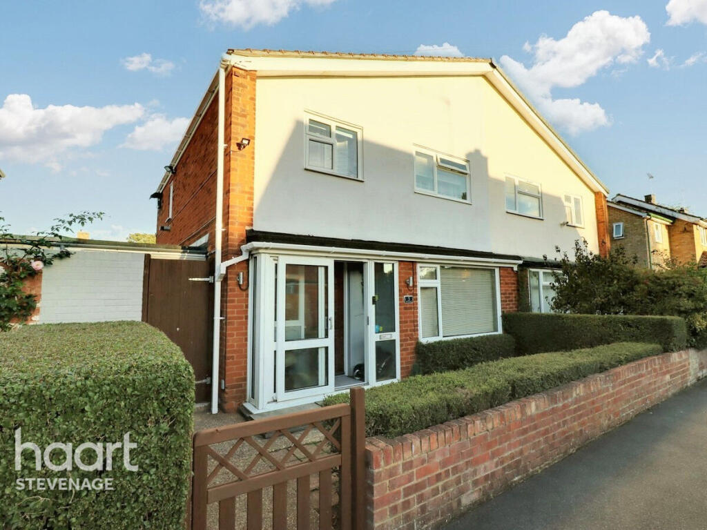 3 bedroom semi-detached house