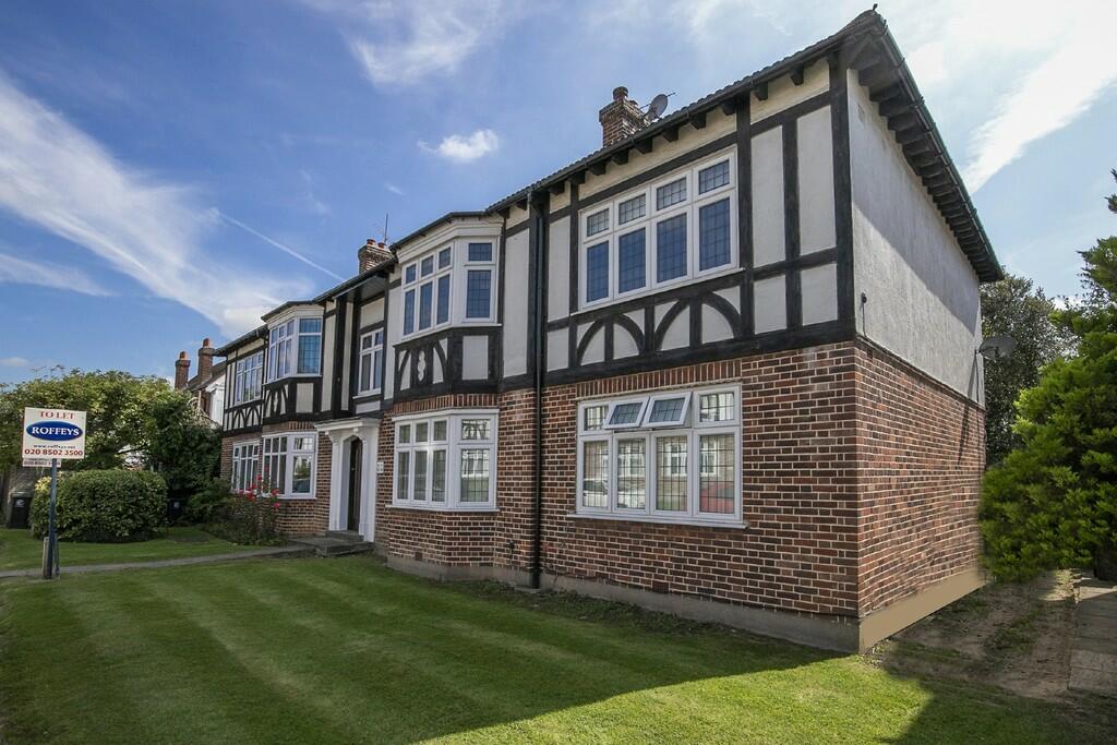 2 bedroom for rent in Algers Close Loughton, IG10