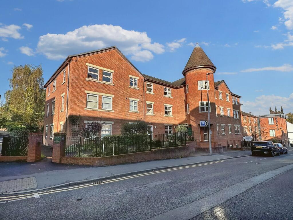 2 bedroom retirement property for sale in Church Street, Wilmslow, SK9