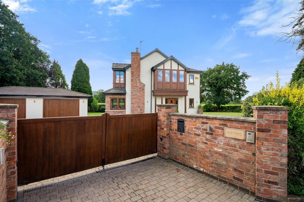 3 bedroom detached house for sale in Heyes Lane, Alderley Edge, SK9